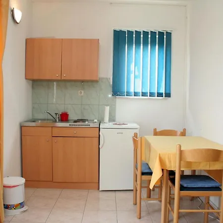 With Parking Space Orebic, Peljesac - 4522 オレビック